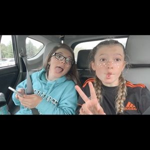 Meet your Posher, Alexis